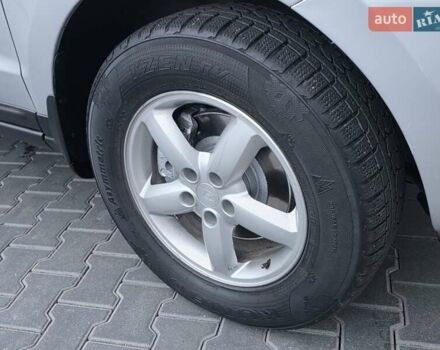 Серый Хендай Санта Фе, объемом двигателя 2.2 л и пробегом 251 тыс. км за 9333 $, фото 21 на Automoto.ua