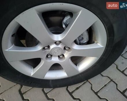 Серый Хендай Санта Фе, объемом двигателя 2.19 л и пробегом 302 тыс. км за 9990 $, фото 16 на Automoto.ua