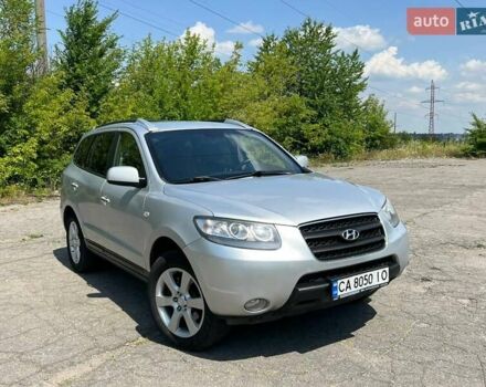Серый Хендай Санта Фе, объемом двигателя 2.2 л и пробегом 310 тыс. км за 8900 $, фото 9 на Automoto.ua