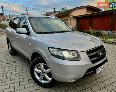 Серый Хендай Санта Фе, объемом двигателя 2.2 л и пробегом 297 тыс. км за 10300 $, фото 2 на Automoto.ua