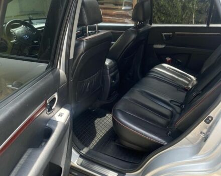 Серый Хендай Санта Фе, объемом двигателя 2.2 л и пробегом 293 тыс. км за 10200 $, фото 6 на Automoto.ua