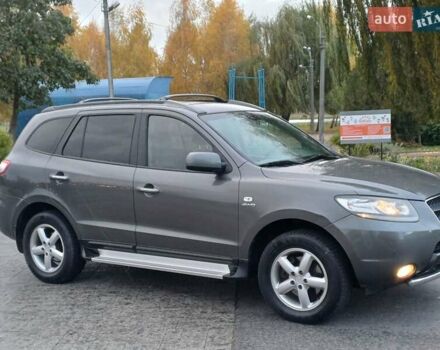 Серый Хендай Санта Фе, объемом двигателя 2.19 л и пробегом 288 тыс. км за 8950 $, фото 7 на Automoto.ua