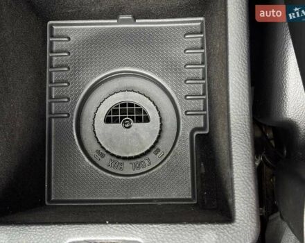 Сірий Хендай Санта Фе, об'ємом двигуна 2.19 л та пробігом 284 тис. км за 8400 $, фото 42 на Automoto.ua