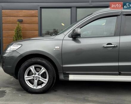 Сірий Хендай Санта Фе, об'ємом двигуна 2.19 л та пробігом 284 тис. км за 8400 $, фото 6 на Automoto.ua