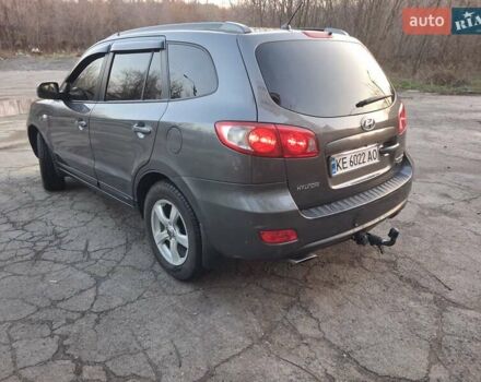Серый Хендай Санта Фе, объемом двигателя 2.2 л и пробегом 249 тыс. км за 9000 $, фото 3 на Automoto.ua