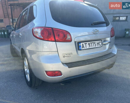 Серый Хендай Санта Фе, объемом двигателя 2.19 л и пробегом 301 тыс. км за 8500 $, фото 14 на Automoto.ua