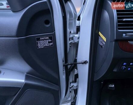 Серый Хендай Санта Фе, объемом двигателя 2.2 л и пробегом 251 тыс. км за 9333 $, фото 30 на Automoto.ua