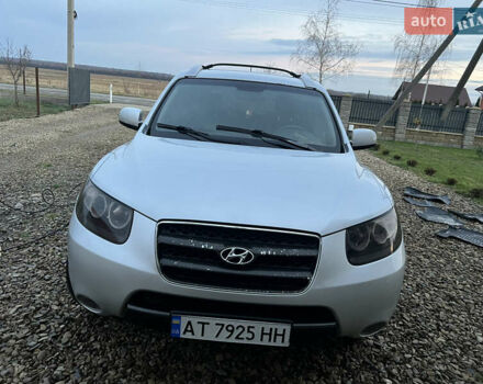 Серый Хендай Санта Фе, объемом двигателя 2.2 л и пробегом 205 тыс. км за 10300 $, фото 17 на Automoto.ua