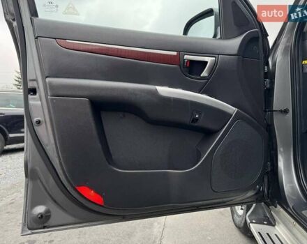 Сірий Хендай Санта Фе, об'ємом двигуна 2.19 л та пробігом 284 тис. км за 8400 $, фото 19 на Automoto.ua