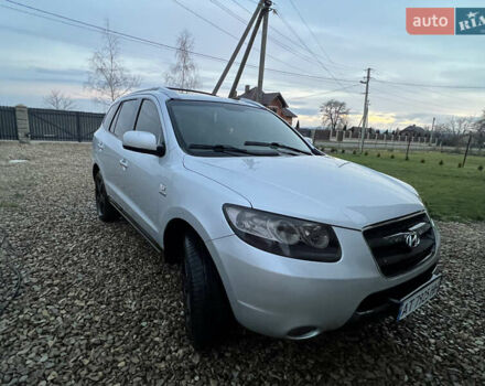 Серый Хендай Санта Фе, объемом двигателя 2.2 л и пробегом 205 тыс. км за 10300 $, фото 1 на Automoto.ua