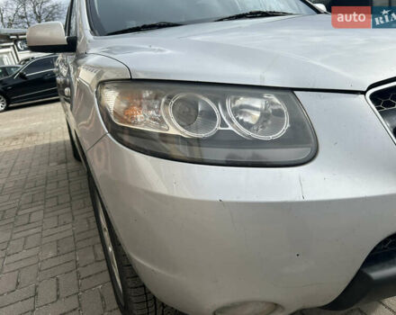 Серый Хендай Санта Фе, объемом двигателя 2.19 л и пробегом 249 тыс. км за 8300 $, фото 15 на Automoto.ua