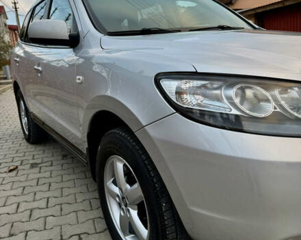 Серый Хендай Санта Фе, объемом двигателя 2.2 л и пробегом 297 тыс. км за 10300 $, фото 9 на Automoto.ua