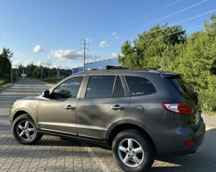 Серый Хендай Санта Фе, объемом двигателя 2.2 л и пробегом 325 тыс. км за 9500 $, фото 1 на Automoto.ua