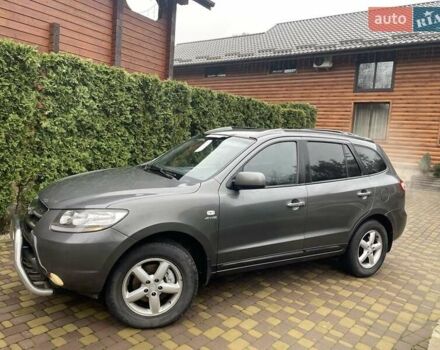 Серый Хендай Санта Фе, объемом двигателя 2.2 л и пробегом 268 тыс. км за 9000 $, фото 2 на Automoto.ua