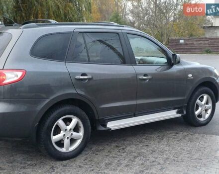 Серый Хендай Санта Фе, объемом двигателя 2.19 л и пробегом 288 тыс. км за 8950 $, фото 9 на Automoto.ua