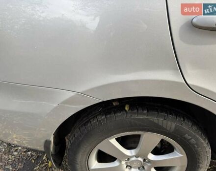 Серый Хендай Санта Фе, объемом двигателя 2.2 л и пробегом 232 тыс. км за 10500 $, фото 6 на Automoto.ua