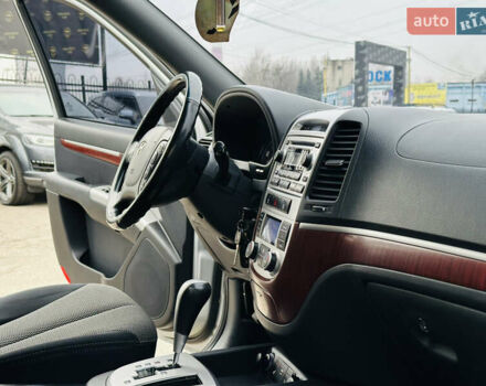 Серый Хендай Санта Фе, объемом двигателя 2.19 л и пробегом 290 тыс. км за 8999 $, фото 23 на Automoto.ua