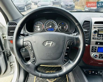 Серый Хендай Санта Фе, объемом двигателя 2.19 л и пробегом 290 тыс. км за 8999 $, фото 26 на Automoto.ua