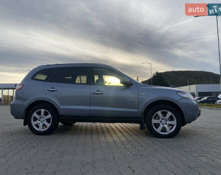 Серый Хендай Санта Фе, объемом двигателя 2.19 л и пробегом 334 тыс. км за 10000 $, фото 3 на Automoto.ua