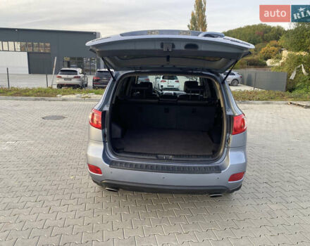 Серый Хендай Санта Фе, объемом двигателя 2.19 л и пробегом 334 тыс. км за 10000 $, фото 11 на Automoto.ua