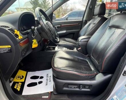 Серый Хендай Санта Фе, объемом двигателя 2.19 л и пробегом 253 тыс. км за 11500 $, фото 8 на Automoto.ua