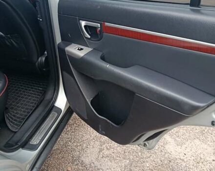 Сірий Хендай Санта Фе, об'ємом двигуна 2.2 л та пробігом 208 тис. км за 8650 $, фото 14 на Automoto.ua