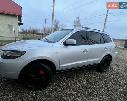 Серый Хендай Санта Фе, объемом двигателя 2.2 л и пробегом 205 тыс. км за 10300 $, фото 3 на Automoto.ua