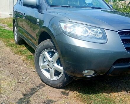 Серый Хендай Санта Фе, объемом двигателя 2.2 л и пробегом 322 тыс. км за 9250 $, фото 2 на Automoto.ua