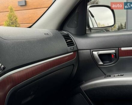 Сірий Хендай Санта Фе, об'ємом двигуна 2.19 л та пробігом 284 тис. км за 8400 $, фото 49 на Automoto.ua