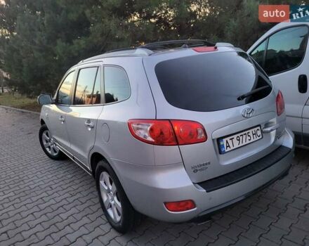 Серый Хендай Санта Фе, объемом двигателя 2.19 л и пробегом 302 тыс. км за 9990 $, фото 6 на Automoto.ua