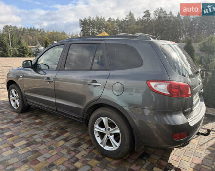 Серый Хендай Санта Фе, объемом двигателя 2.2 л и пробегом 211 тыс. км за 10500 $, фото 2 на Automoto.ua