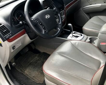 Серый Хендай Санта Фе, объемом двигателя 2.7 л и пробегом 169 тыс. км за 9300 $, фото 2 на Automoto.ua