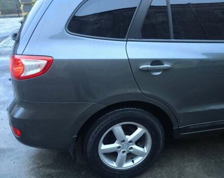 Серый Хендай Санта Фе, объемом двигателя 2.2 л и пробегом 324 тыс. км за 9700 $, фото 8 на Automoto.ua