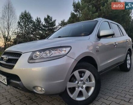 Серый Хендай Санта Фе, объемом двигателя 2.19 л и пробегом 302 тыс. км за 9990 $, фото 3 на Automoto.ua