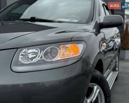 Сірий Хендай Санта Фе, об'ємом двигуна 2.19 л та пробігом 284 тис. км за 8400 $, фото 3 на Automoto.ua