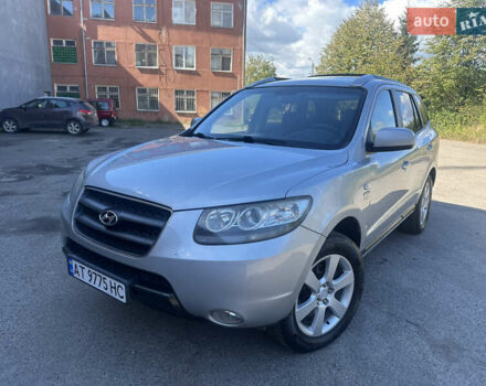 Серый Хендай Санта Фе, объемом двигателя 2.19 л и пробегом 301 тыс. км за 8500 $, фото 4 на Automoto.ua