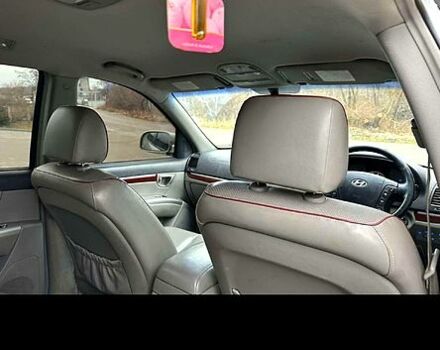 Серый Хендай Санта Фе, объемом двигателя 2.2 л и пробегом 170 тыс. км за 4200 $, фото 1 на Automoto.ua