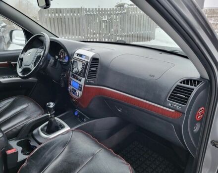 Сірий Хендай Санта Фе, об'ємом двигуна 2.2 л та пробігом 240 тис. км за 2601 $, фото 5 на Automoto.ua