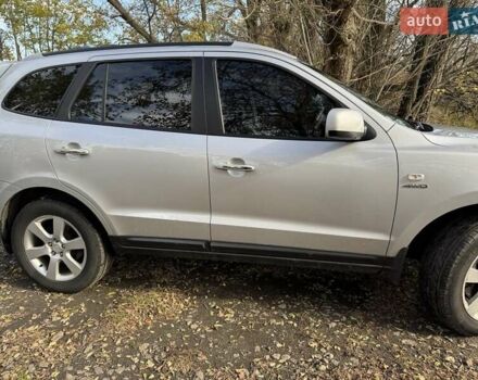 Серый Хендай Санта Фе, объемом двигателя 2.2 л и пробегом 232 тыс. км за 10500 $, фото 3 на Automoto.ua