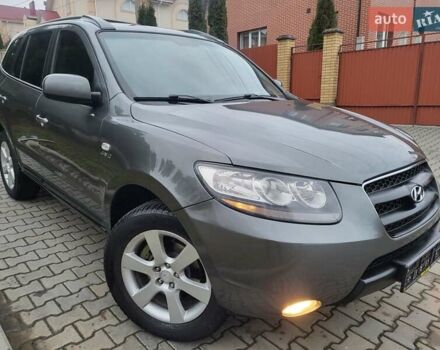 Серый Хендай Санта Фе, объемом двигателя 2.2 л и пробегом 233 тыс. км за 8999 $, фото 3 на Automoto.ua
