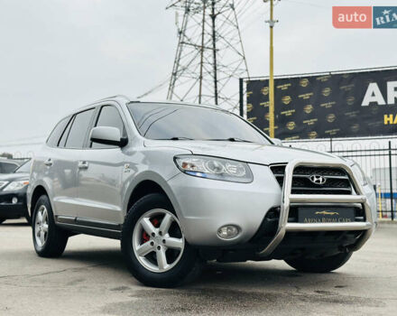 Серый Хендай Санта Фе, объемом двигателя 2.19 л и пробегом 290 тыс. км за 8999 $, фото 2 на Automoto.ua