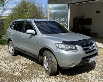 Серый Хендай Санта Фе, объемом двигателя 2.7 л и пробегом 245 тыс. км за 8800 $, фото 5 на Automoto.ua