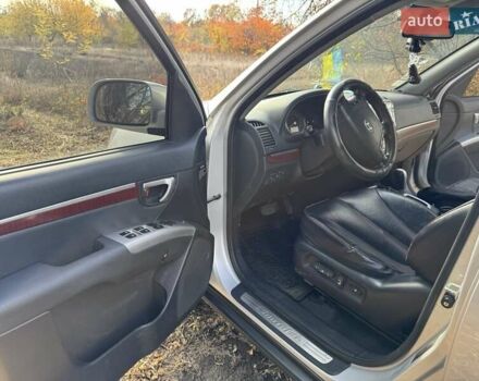 Серый Хендай Санта Фе, объемом двигателя 2.2 л и пробегом 232 тыс. км за 10500 $, фото 20 на Automoto.ua