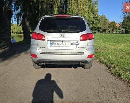 Серый Хендай Санта Фе, объемом двигателя 2.2 л и пробегом 294 тыс. км за 8400 $, фото 3 на Automoto.ua