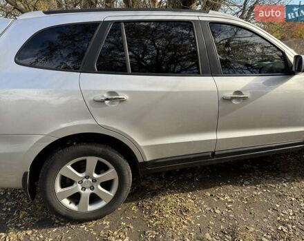 Серый Хендай Санта Фе, объемом двигателя 2.2 л и пробегом 232 тыс. км за 10500 $, фото 5 на Automoto.ua