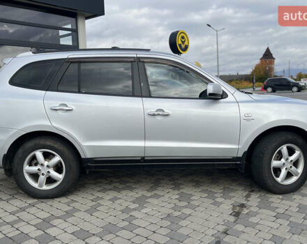 Серый Хендай Санта Фе, объемом двигателя 2.19 л и пробегом 254 тыс. км за 11300 $, фото 7 на Automoto.ua