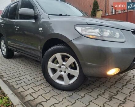 Серый Хендай Санта Фе, объемом двигателя 2.2 л и пробегом 233 тыс. км за 8999 $, фото 4 на Automoto.ua