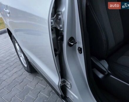 Серый Хендай Санта Фе, объемом двигателя 2.2 л и пробегом 251 тыс. км за 9333 $, фото 40 на Automoto.ua