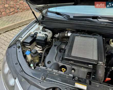 Серый Хендай Санта Фе, объемом двигателя 2.2 л и пробегом 297 тыс. км за 10300 $, фото 59 на Automoto.ua