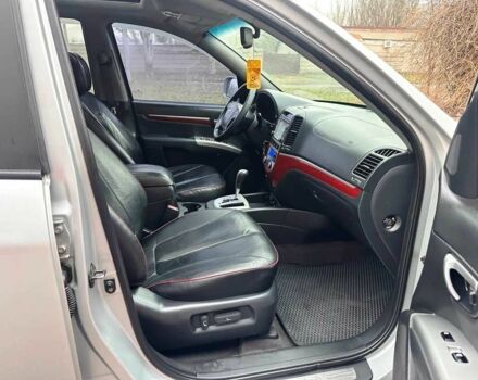 Сірий Хендай Санта Фе, об'ємом двигуна 2.2 л та пробігом 217 тис. км за 10000 $, фото 16 на Automoto.ua